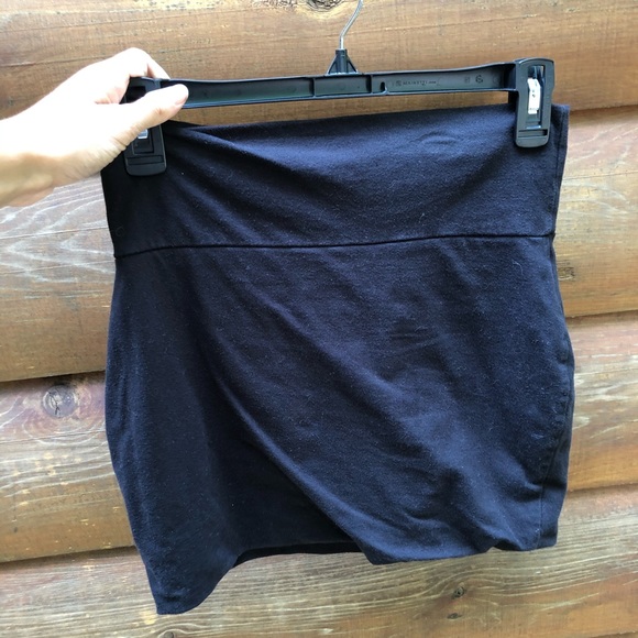 Lily White short black bodycon skirt size small - Picture 2 of 4